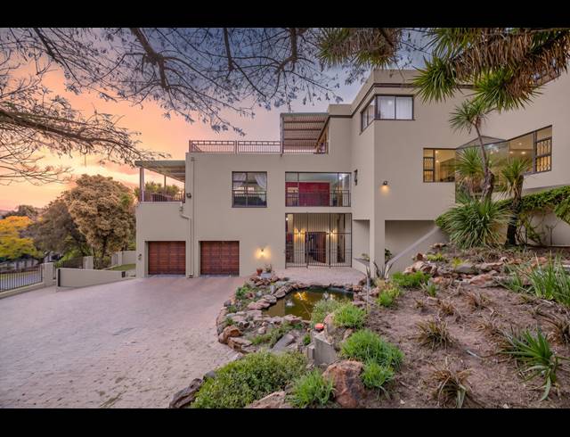 6 BEDROOM FREEHOLD FOR SALE IN ROBIN HILLS